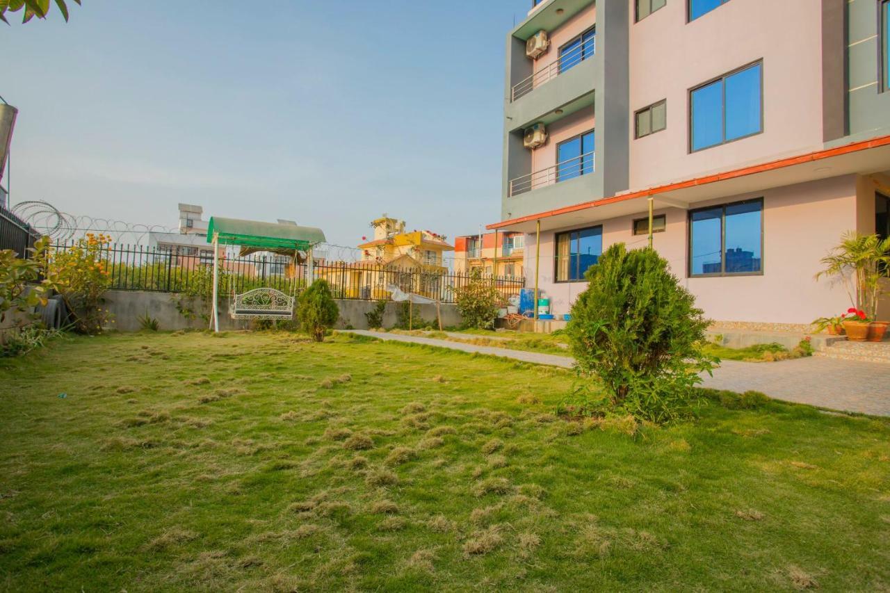 Hotel Golden Three Godāvari Exterior foto